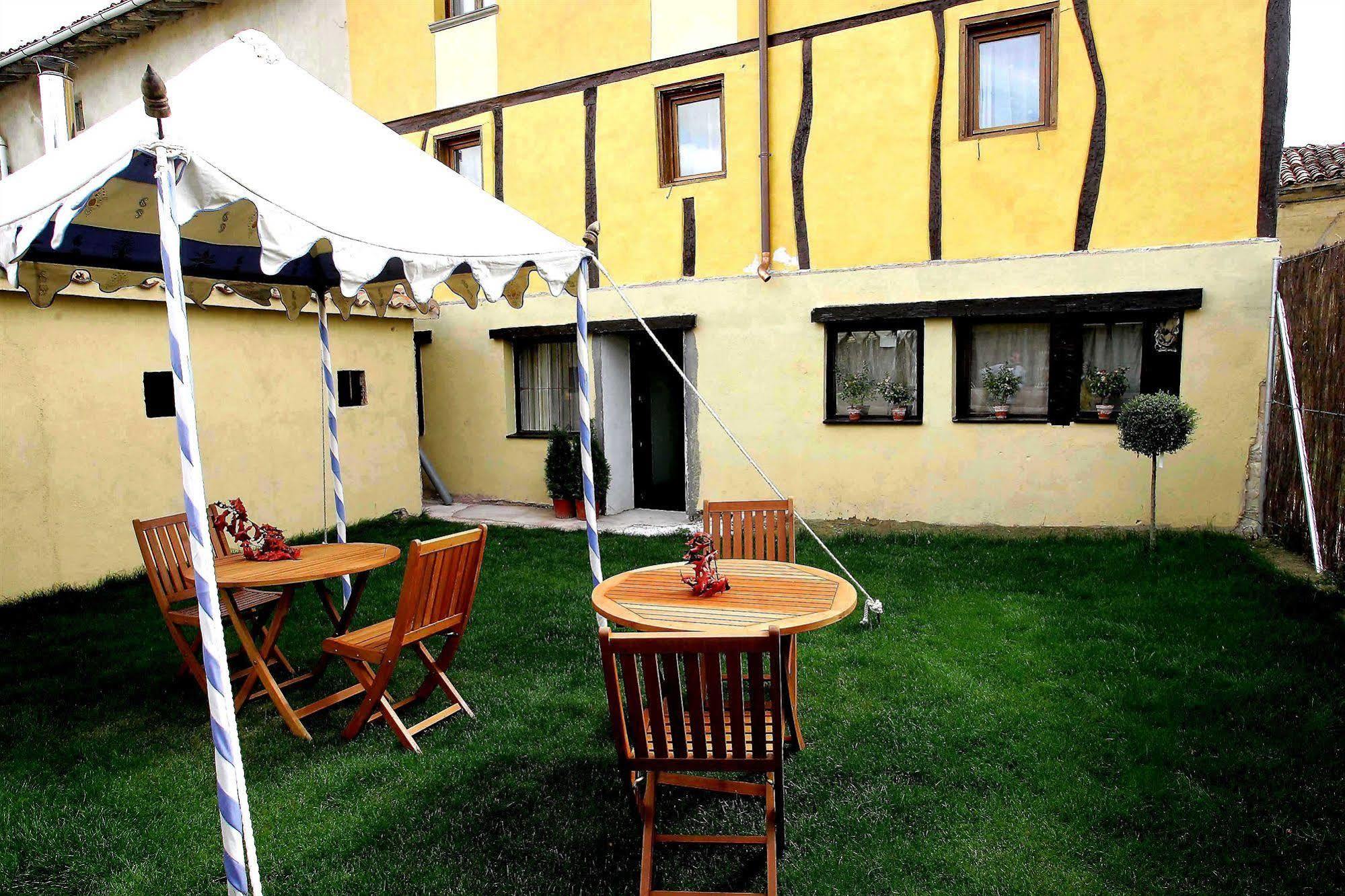 Hotel Boutique Valle De Oca Villanasur Rio De Oca Exterior photo